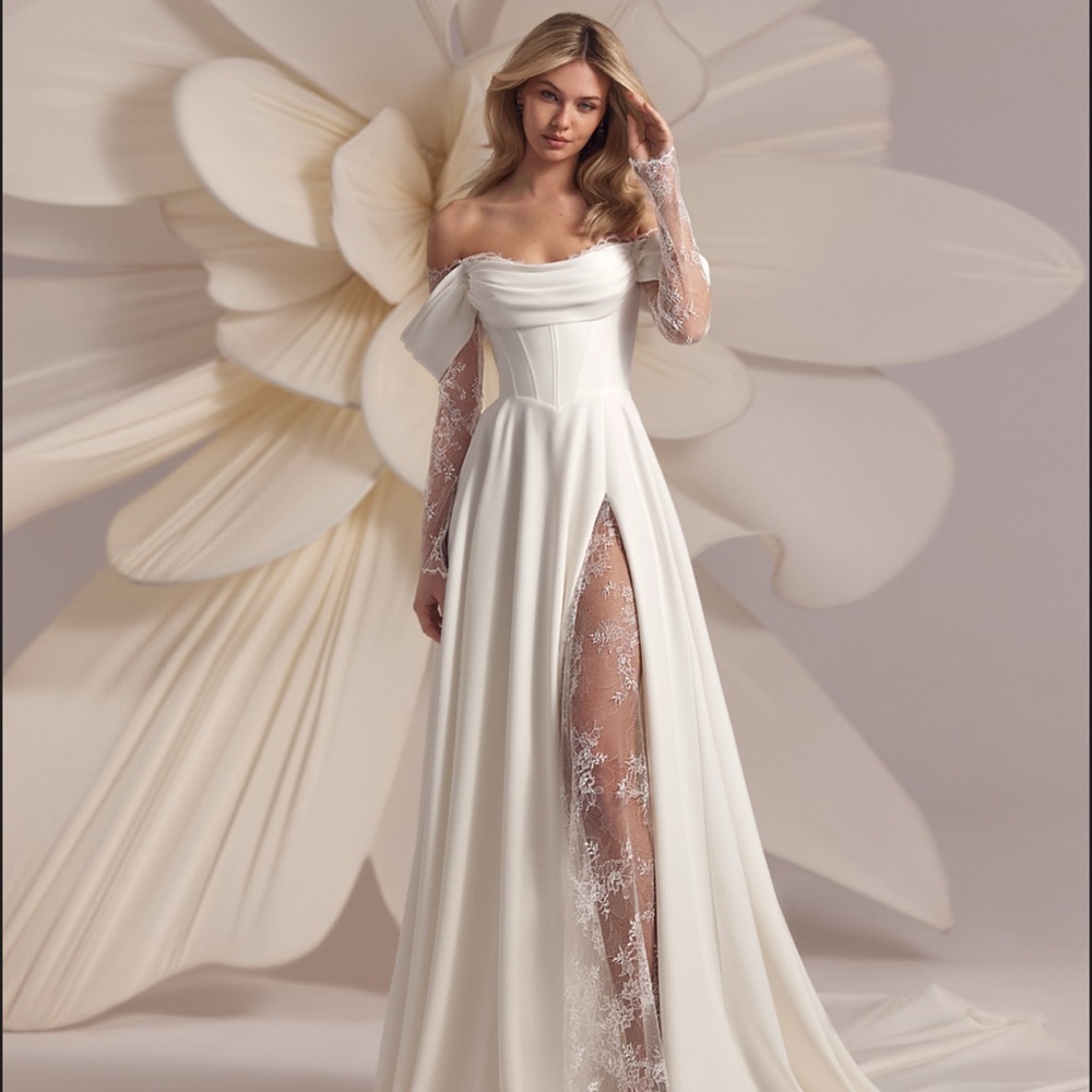 Stunning Off-Shoulder Lace Wedding Gown